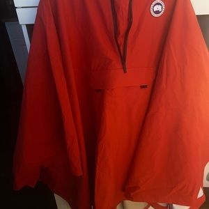 Canada goose poncho - men’s colour red